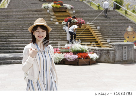 伊香保を楽しむ若い女性 31633792