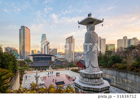 Seoul city with sunset in South Korea 31636712