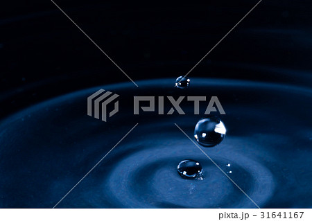 静寂な水 静寂な水 31641167