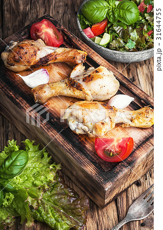 Grilled chicken legs 31644755