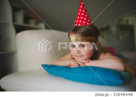 little girl lying and dreaming little girl lying and dreaming 31646448