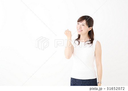 ガッツポーズ・女性 ガッツポーズ・女性 31652072
