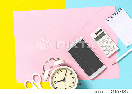 スマートフォンと文房具 スマートフォンと文房具 31653847
