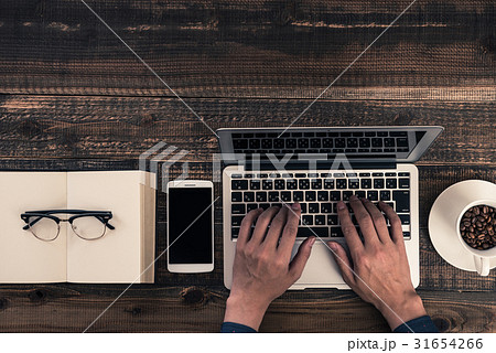 パソコン,ラップトップ ビジネスイメージ 31654266