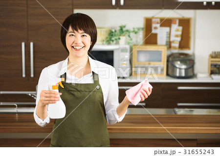 エプロンを着た女性 31655243