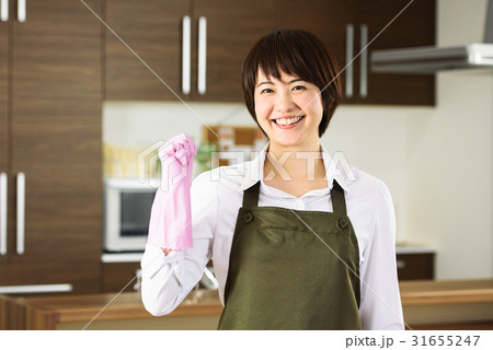 エプロンを着た女性 31655247