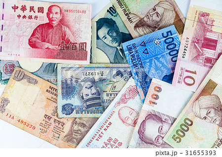 Multi currency note indicating world economy  31655393