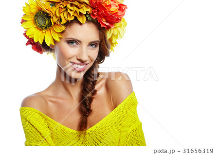 woman beauty face makeup with summer field wild flowers isolated woman beauty face makeup with summer field wild flowers isolated 31656319