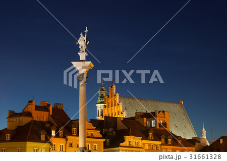 Warsaw Old Town Skyline at Night in Poland 31661328