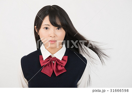 黒髪ロングヘアの女子高生の写真素材