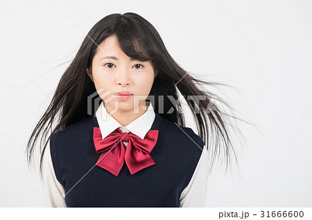 黒髪ロングヘアの女子高生の写真素材