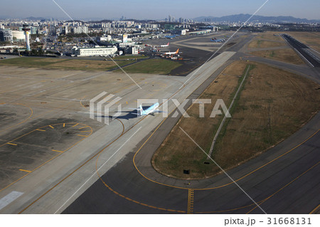 金浦空港 飛行機 ソウル 31668131