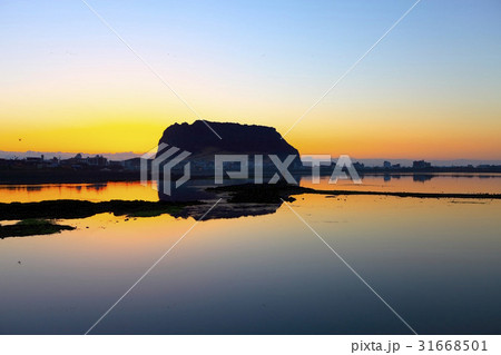 西帰浦市 城山日出峰 世界文化遺産 31668501