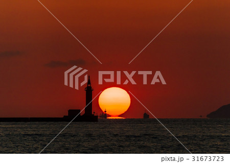 博多湾の夕日 31673723