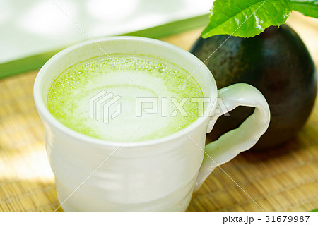 抹茶ラテと茶の新葉 31679987