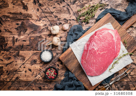 Raw beef meat 31680308