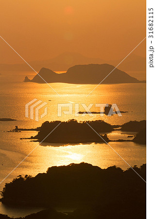 春霞の九十九島をのぞむ2 春霞の九十九島をのぞむ2 31682115