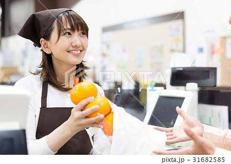 スーパー　レジ 31682585