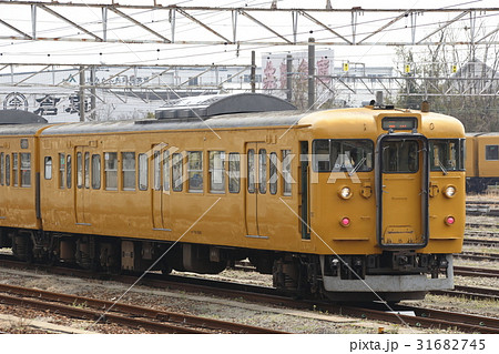 糸崎駅にて、山陽本線115系300番台 糸崎駅にて、山陽本線115系300番台 31682745