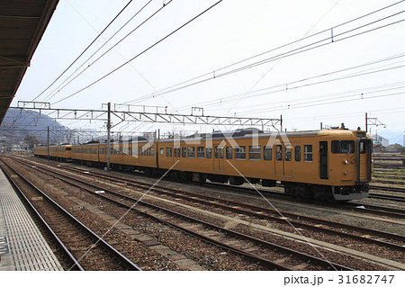 糸崎駅にて、山陽本線115系300番台 31682747