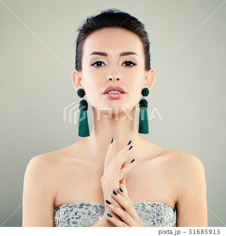 Beautiful Model Woman with Makeup, Manicure 31685913