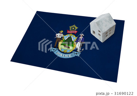 Small house on a flag - Maine Small house on a flag - Maine 31690122