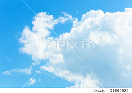 Beautiful cloud in the blue sky. Background. 31690922