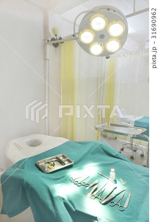 Interior view of operating room Interior view of operating room 31690962