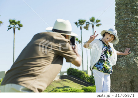 シニア夫婦　旅行　南国 31705971