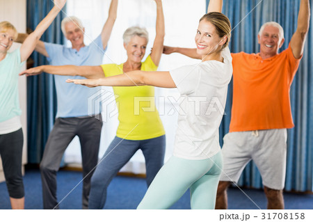 Instructor doing exercises with seniors 31708158