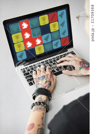Puzzle Jigsaw Spaceship Diamond Matching Game 31709368