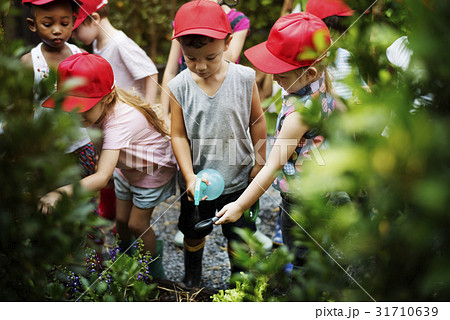 Group of Diverse Kids Learning Environment at Farm Group of Diverse Kids Learning Environment at Farm 31710639