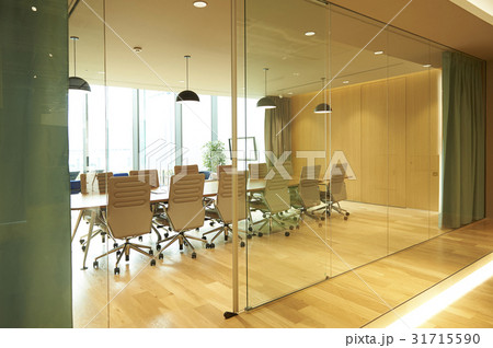 BUSINESS BUSINESS 31715590