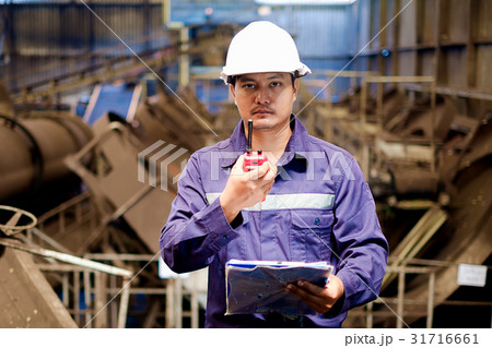 Engineer working in the production line Engineer working in the production line 31716661
