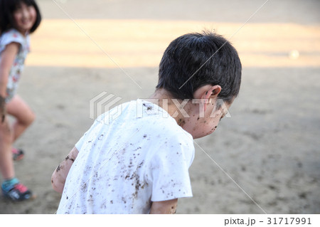 泥んこ遊び 泥んこ遊び 31717991