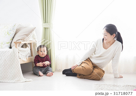 子供とお母さん 子供とお母さん 31718077