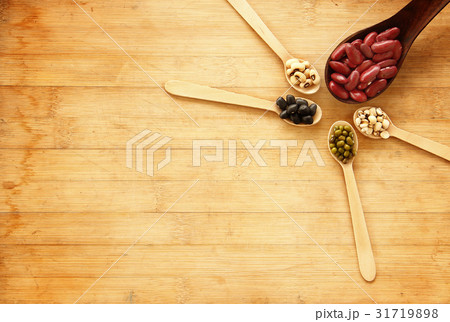 Different kinds of Grains, five grains 31719898