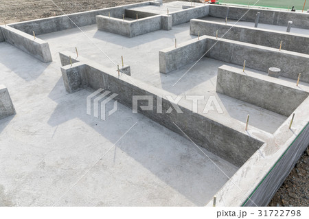 新築イメージ　住宅のコンクリート基礎 31722798