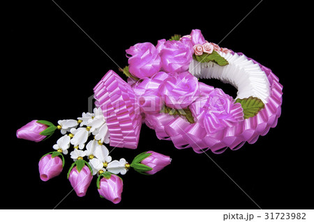 Jasmine and pink flower garlands  31723982