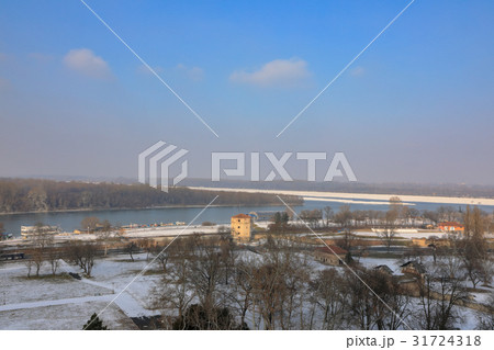 ベオグラード カレメグダン公園からドナウ川とサヴァ川の合流を見る 31724318