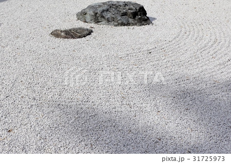 白石の庭園 31725973