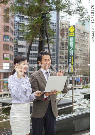 男 男の人 男性 31728276