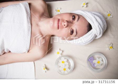 the beautiful girl lying in Spa massage sauna 31731156