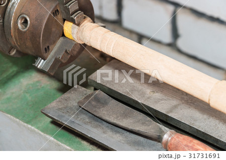 Lathe for wood processing 31731691