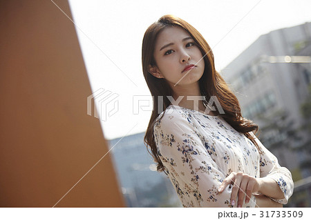 大学生 憂鬱 若い女性 31733509