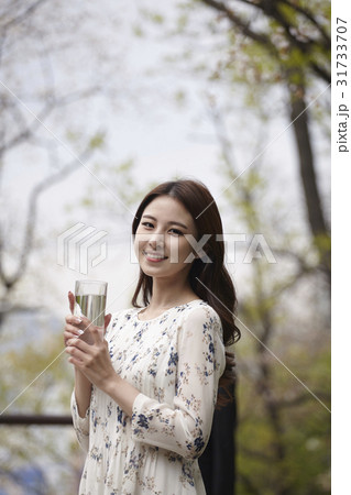 グラス 水コップ ウェルネス 31733707