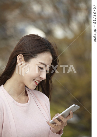 大学生 スマートフォン スマホ 31733767