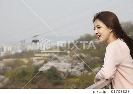 若い女性 楽しみ 楽しさ 31733828