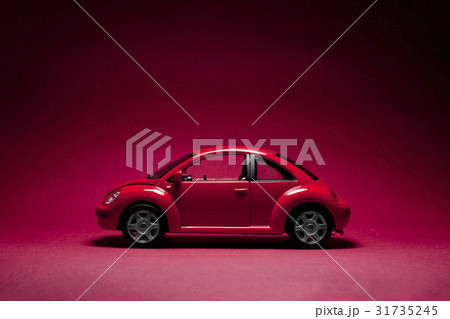 ニュービートル モデル 赤の背景 31735245