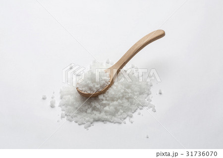 木のスプーン 塩 静物 31736070